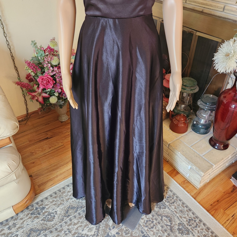 Stunning AW Bridal Black Satin Floor-Length Gown - Picture 6 of 10